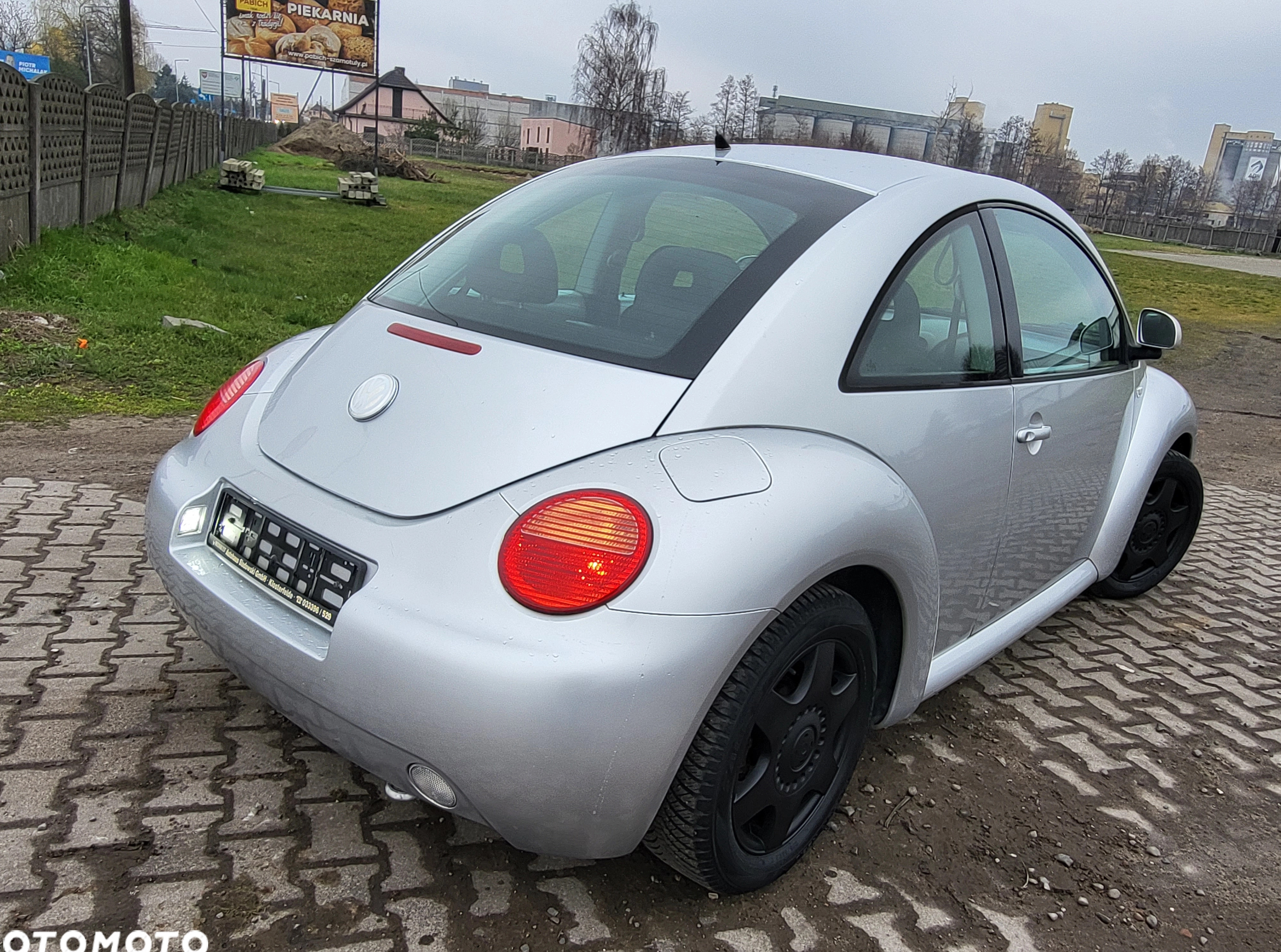 Volkswagen New Beetle cena 6900 przebieg: 165000, rok produkcji 1999 z Połaniec małe 379